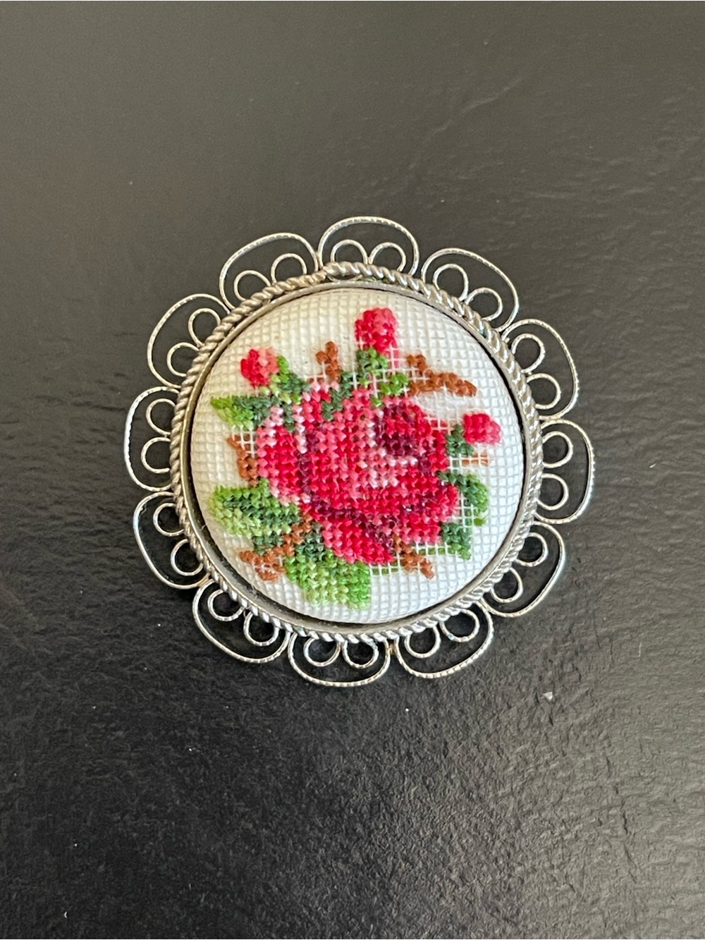 Vintage Handcrafted Red Rose Cross-Stitch Brooch - Picture 5 of 8